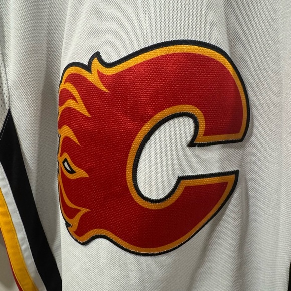 Calgary Flames NHL Hockey Jersey - Picture 5 of 10
